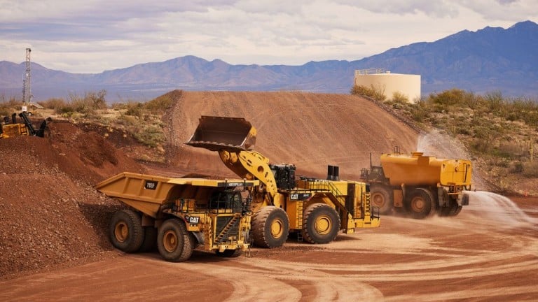 کامیون آب‌رسان خودکار Cat 789D