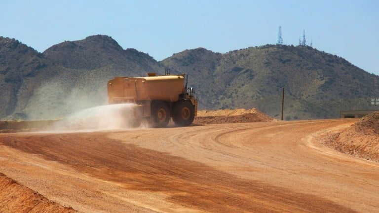 کامیون آب‌رسان خودکار Cat 789D
